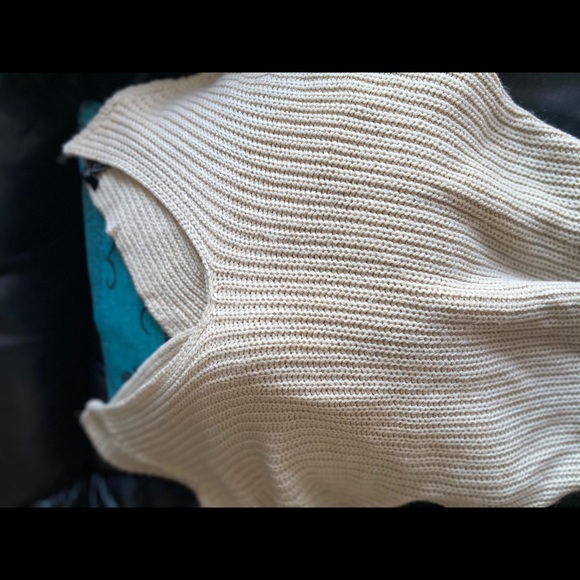 Urban Planet/ Sirens Tan off the shoulder sweater - Picture 4 of 4